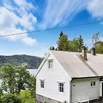 2 Bedroom Cozy In