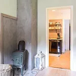 Dom wakacyjny 2 Bedroom Cozy In