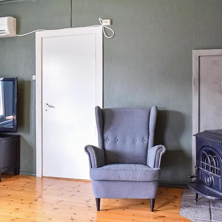 2 Bedroom Cozy In Dom wakacyjny *